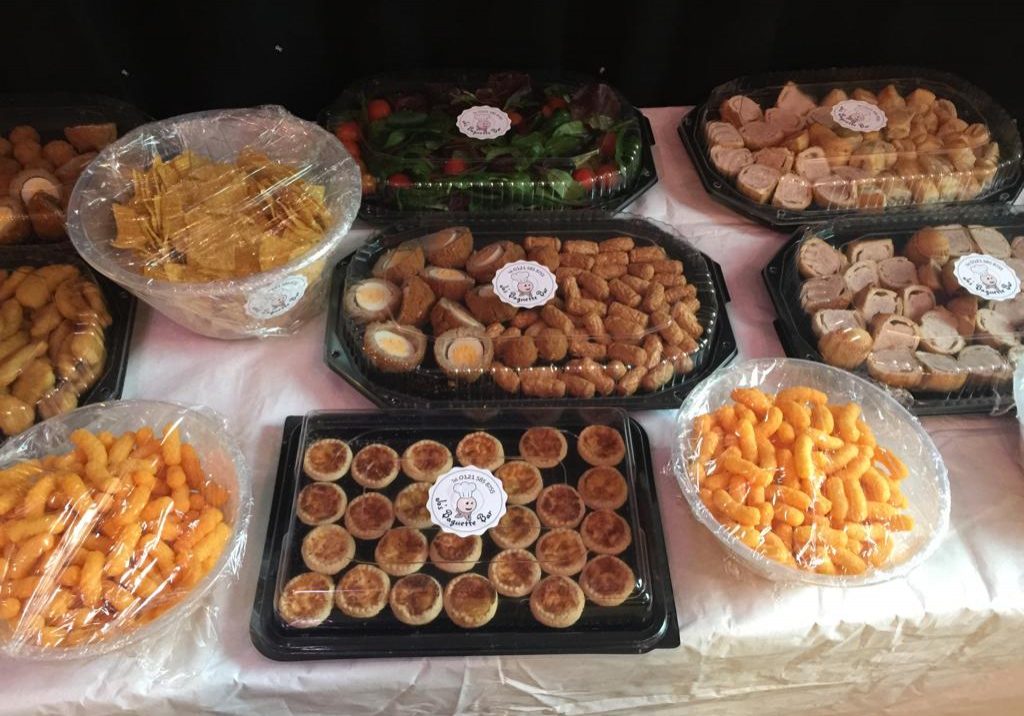 62384f3985542b0760a448cf_Catering_hero_img 62384f3985542b0760a448cf_Catering_hero_img